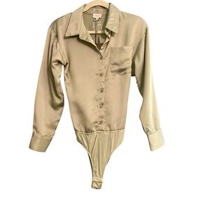 NWT Le Lis Collared Long Sleeve Button Down Open Back Green Bodysuit Sz S